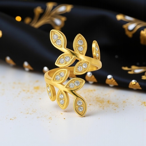 ποΈElegant 18K Gold Plated Adjustable Leaves πΏFashion Ring Sparkling Zirconia β¨ - Picture 1 of 11